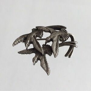 Pewter Flying Swallows Birds Brooch Lapel Pin 1”